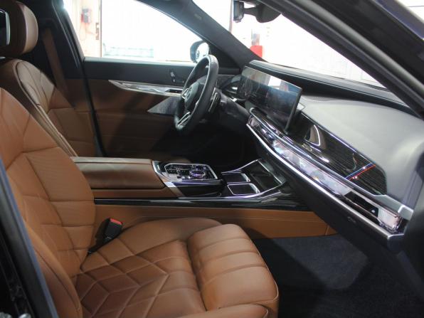 BMW 7 серии VII (G70) с пробегом 2022 года, цена 13 900 000 рублей, 23000 км, седан, Автокод Объявления