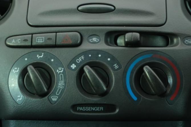Toyota Vitz I (P10) с пробегом 2002 года, цена 469 000 рублей, 248250 км, хэтчбек, Автокод Объявления