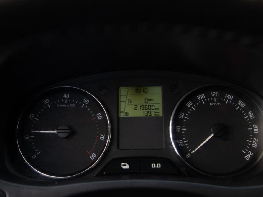 Skoda Fabia II Рестайлинг Москва  - изображение 9