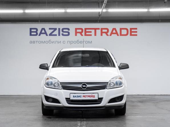 Opel Astra H Рестайлинг с пробегом 2011 года, цена 550 000 рублей, 209105 км, седан, Автокод Объявления