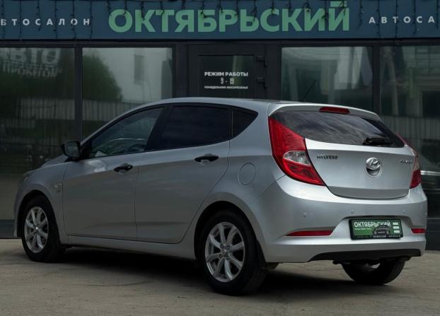 Hyundai Solaris I Рестайлинг с пробегом 2015 года, цена 899 000 рублей, 90000 км, хэтчбек, Автокод Объявления