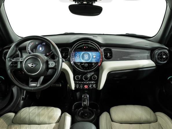 Mini Hatch III (F55/F56) Рестайлинг 2 с пробегом 2021 года, цена 2 649 700 рублей, 40838 км, хэтчбек, Автокод Объявления