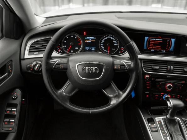 Audi A4 IV (B8) Рестайлинг с пробегом 2013 года, цена 1 180 000 рублей, 307003 км, седан, Автокод Объявления