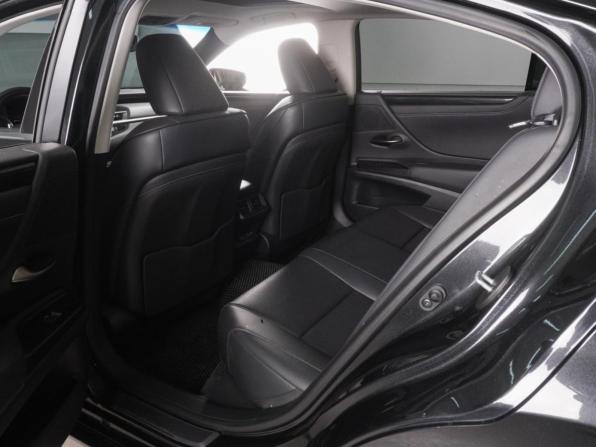 Lexus ES VII с пробегом 2020 года, цена 3 695 000 рублей, 131486 км, седан, Автокод Объявления