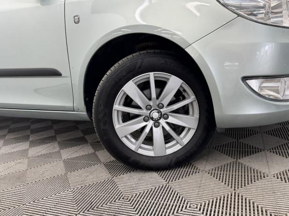 Skoda Fabia II Рестайлинг с пробегом 2011 года, цена 889 000 рублей, 111207 км, хэтчбек, Автокод Объявления