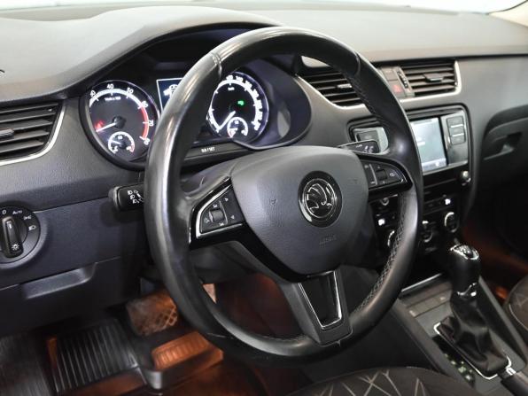 Skoda Octavia III (A7) Рестайлинг с пробегом 2018 года, цена 1 590 000 рублей, 157512 км, лифтбек, Автокод Объявления