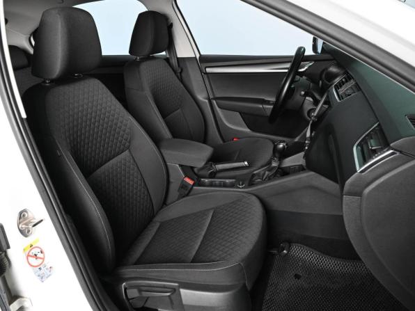 Skoda Octavia III (A7) Рестайлинг с пробегом 2017 года, цена 1 525 000 рублей, 255986 км, лифтбек, Автокод Объявления