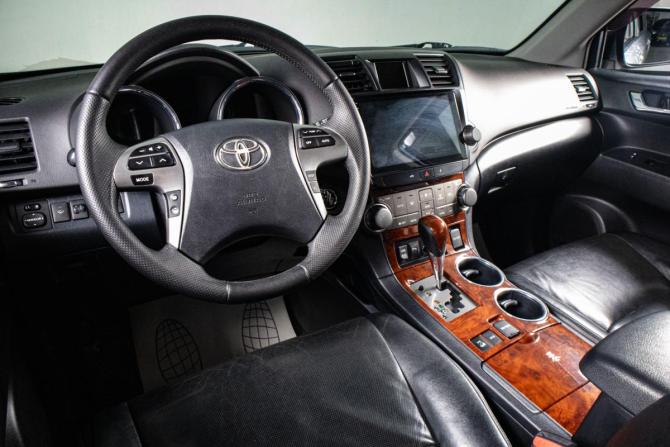 Toyota Highlander II (XU40) Рестайлинг с пробегом 2012 года, цена 2 199 000 рублей, 319652 км, внедорожник, Автокод Объявления