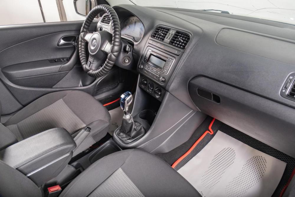 Volkswagen Polo V Рестайлинг Томск  - изображение 16