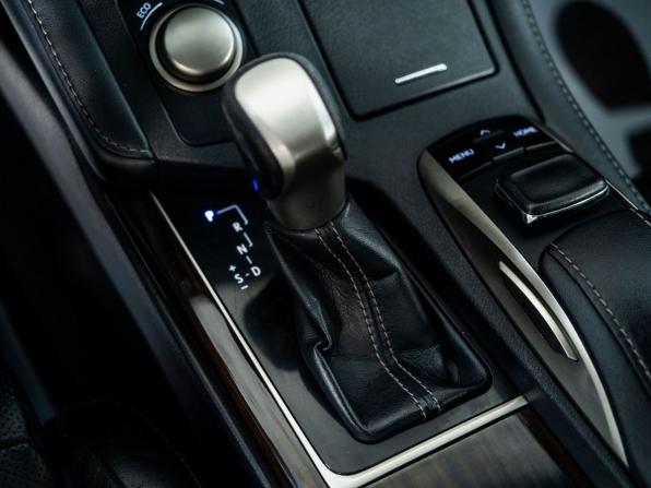 Lexus ES VI с пробегом 2015 года, цена 2 660 000 рублей, 197699 км, седан, Автокод Объявления