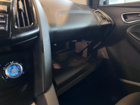 Ford Focus III с пробегом 2013 года, цена 590 000 рублей, 240115 км, седан, Автокод Объявления