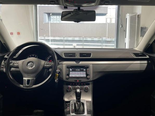 Volkswagen Passat B7 с пробегом 2012 года, цена 950 000 рублей, 235240 км, седан, Автокод Объявления