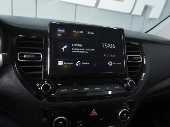 Hyundai Solaris II Рестайлинг с пробегом 2022 года, цена 1 599 000 рублей, 131818 км, седан, Автокод Объявления