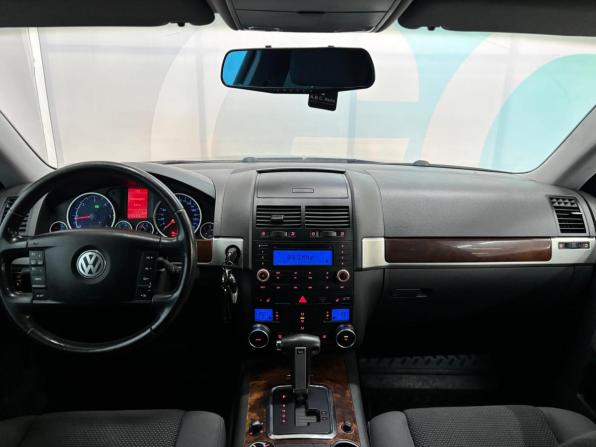 Volkswagen Touareg I Рестайлинг с пробегом 2009 года, цена 1 277 000 рублей, 140000 км, внедорожник, Автокод Объявления