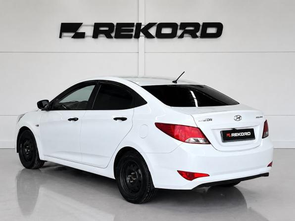 Hyundai Solaris I Рестайлинг с пробегом 2015 года, цена 639 000 рублей, 172105 км, седан, Автокод Объявления