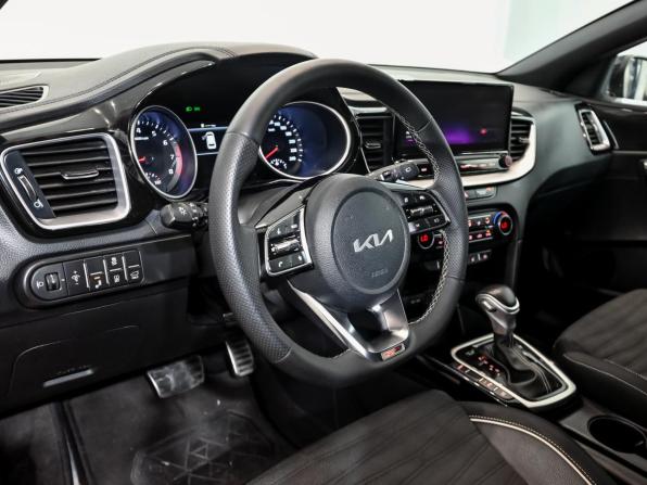 Kia Ceed III Рестайлинг с пробегом 2021 года, цена 2 450 000 рублей, 95608 км, универсал, Автокод Объявления
