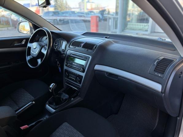 Skoda Octavia II (A5) Рестайлинг с пробегом 2012 года, цена 510 000 рублей, 367000 км, лифтбек, Автокод Объявления
