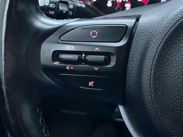 Kia Rio IV с пробегом 2018 года, цена 1 269 000 рублей, 132076 км, хэтчбек, Автокод Объявления