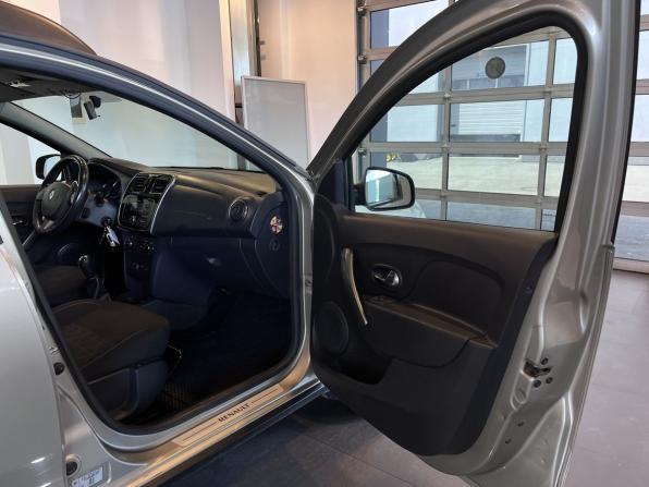 Renault Sandero II с пробегом 2017 года, цена 985 000 рублей, 167833 км, хэтчбек, Автокод Объявления