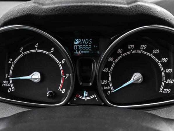 Ford Fiesta Mk6 Рестайлинг с пробегом 2018 года, цена 929 000 рублей, 76562 км, хэтчбек, Автокод Объявления