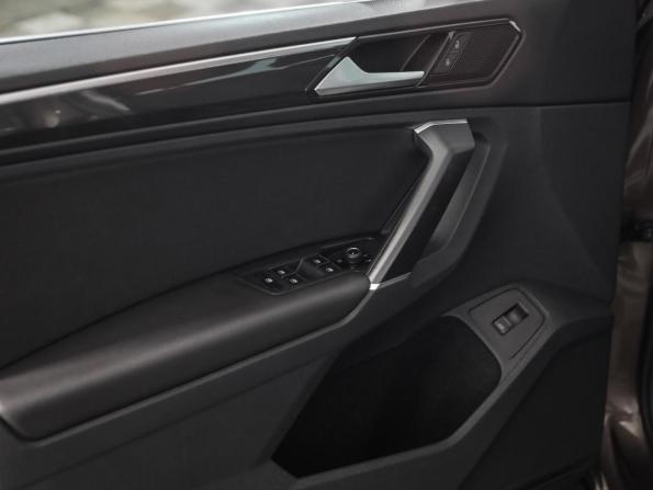 Volkswagen Tiguan II с пробегом 2018 года, цена 2 599 000 рублей, 147654 км, внедорожник, Автокод Объявления