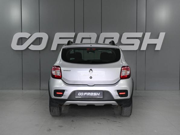 Renault Sandero II Рестайлинг с пробегом 2018 года, цена 1 099 000 рублей, 56923 км, хэтчбек, Автокод Объявления