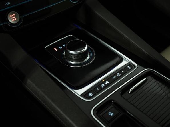 Jaguar F-Pace I с пробегом 2017 года, цена 2 179 585 рублей, 191860 км, внедорожник, Автокод Объявления