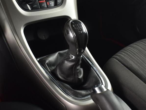 Opel Astra J с пробегом 2011 года, цена 659 995 рублей, 272498 км, хэтчбек, Автокод Объявления