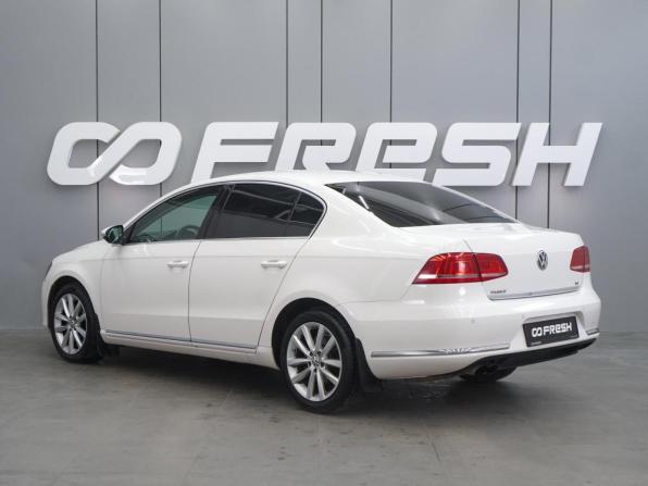 Volkswagen Passat B7 с пробегом 2012 года, цена 1 272 000 рублей, 277963 км, седан, Автокод Объявления