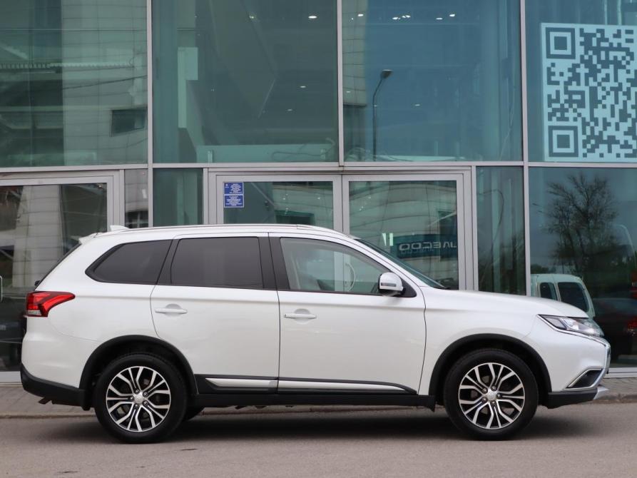 Mitsubishi Outlander III Рестайлинг 2 Санкт-Петербург  - изображение 4