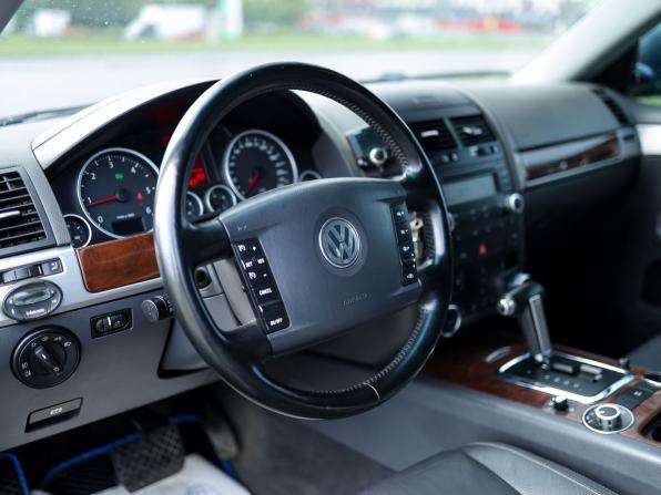Volkswagen Touareg I Рестайлинг с пробегом 2007 года, цена 1 280 000 рублей, 310990 км, внедорожник, Автокод Объявления