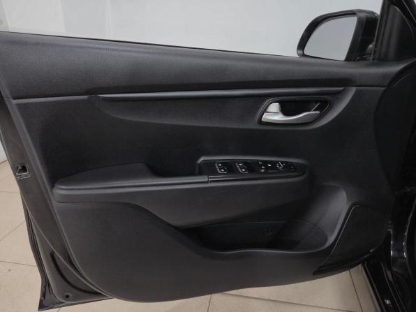 Kia Rio IV с пробегом 2019 года, цена 1 340 000 рублей, 100056 км, седан, Автокод Объявления