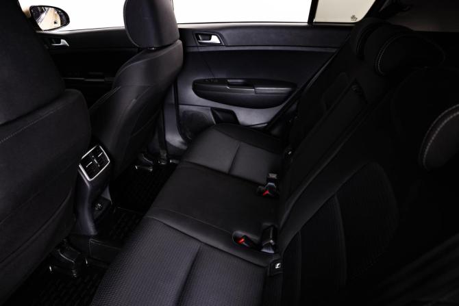Kia Sportage IV Рестайлинг с пробегом 2018 года, цена 2 159 000 рублей, 114989 км, внедорожник, Автокод Объявления