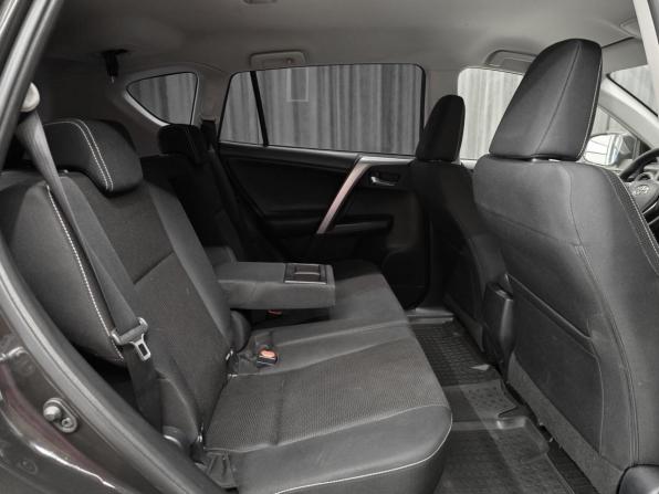Toyota RAV4 IV (XA40) Рестайлинг с пробегом 2015 года, цена 2 240 000 рублей, 52000 км, внедорожник, Автокод Объявления