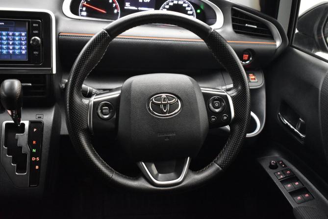 Toyota Sienta II Рестайлинг с пробегом 2018 года, цена 1 095 000 рублей, 119059 км, минивэн, Автокод Объявления