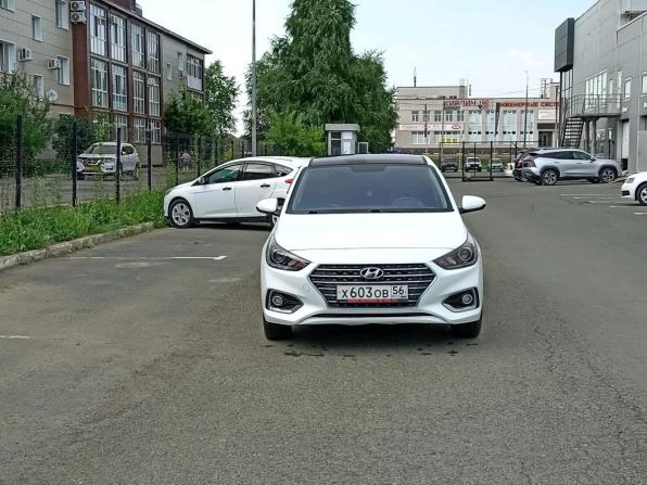 Hyundai Solaris II с пробегом 2018 года, цена 1 270 000 рублей, 122000 км, седан, Автокод Объявления