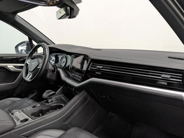 Volkswagen Touareg III с пробегом 2018 года, цена 5 270 000 рублей, 96155 км, внедорожник, Автокод Объявления