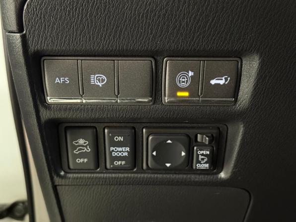 Infiniti QX56 II с пробегом 2011 года, цена 1 850 000 рублей, 303302 км, внедорожник, Автокод Объявления