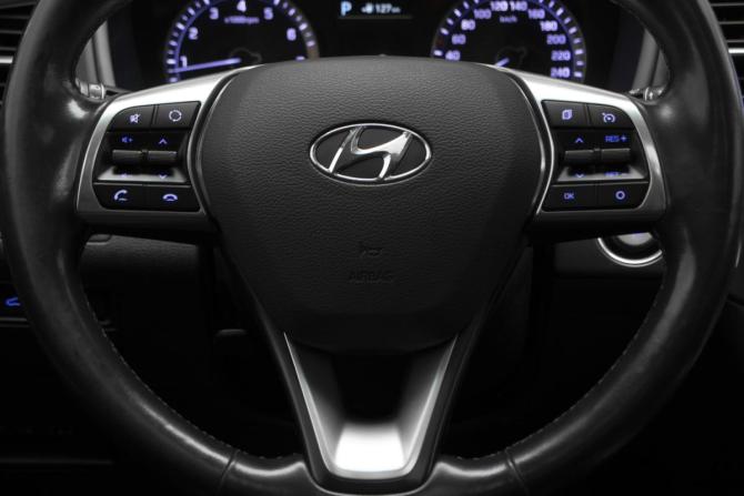 Hyundai Sonata VII (LF) Рестайлинг с пробегом 2017 года, цена 1 850 000 рублей, 143431 км, седан, Автокод Объявления
