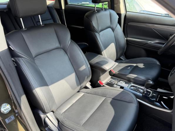 Mitsubishi Outlander III Рестайлинг 3 с пробегом 2019 года, цена 1 649 000 рублей, 229800 км, внедорожник, Автокод Объявления