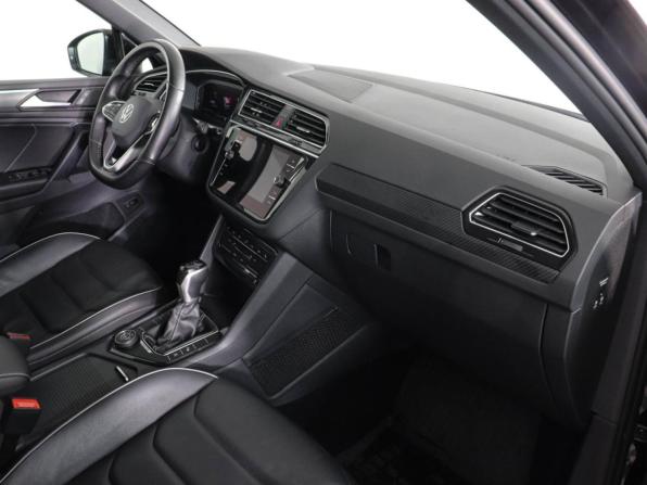 Volkswagen Tiguan II Рестайлинг с пробегом 2021 года, цена 3 349 000 рублей, 76278 км, внедорожник, Автокод Объявления