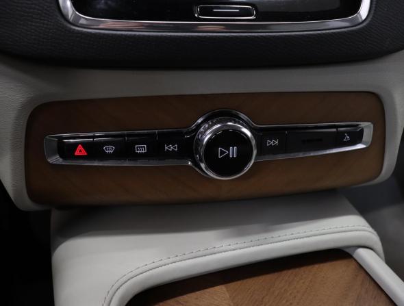 Volvo XC90 II с пробегом 2017 года, цена 3 190 000 рублей, 186681 км, внедорожник, Автокод Объявления