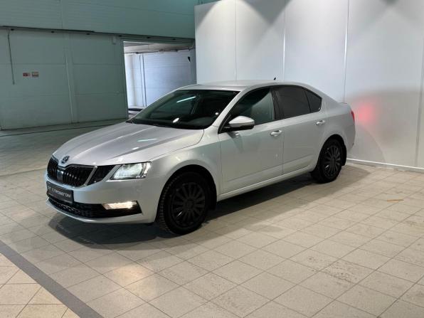 Skoda Octavia III (A7) Рестайлинг с пробегом 2019 года, цена 1 660 000 рублей, 70000 км, лифтбек, Автокод Объявления