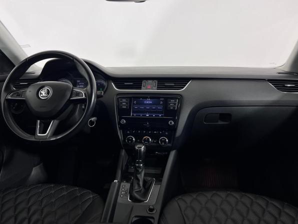 Skoda Octavia III (A7) Рестайлинг с пробегом 2017 года, цена 1 299 000 рублей, 230873 км, лифтбек, Автокод Объявления