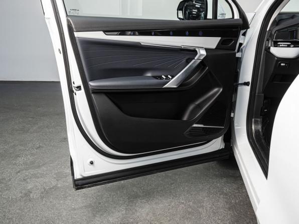 Geely Atlas II с пробегом 2024 года, цена 3 359 000 рублей, 14873 км, внедорожник, Автокод Объявления