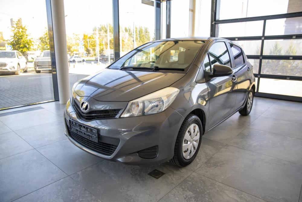 Toyota Vitz III (XP130) Ростов-на-Дону  - изображение 3