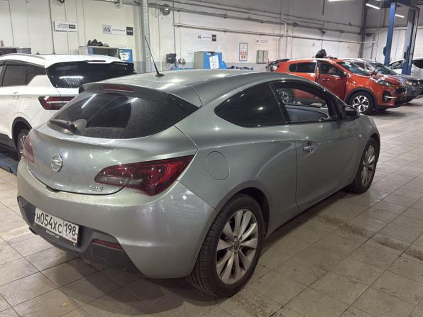 Opel Astra J Рестайлинг с пробегом 2012 года, цена 650 000 рублей, 233050 км, хэтчбек, Автокод Объявления