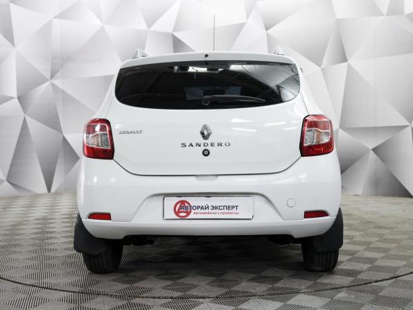 Renault Sandero II с пробегом 2018 года, цена 710 000 рублей, 220000 км, хэтчбек, Автокод Объявления