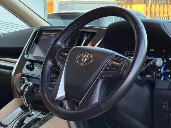 Toyota Alphard III Рестайлинг с пробегом 2021 года, цена 4 700 000 рублей, 60948 км, минивэн, Автокод Объявления