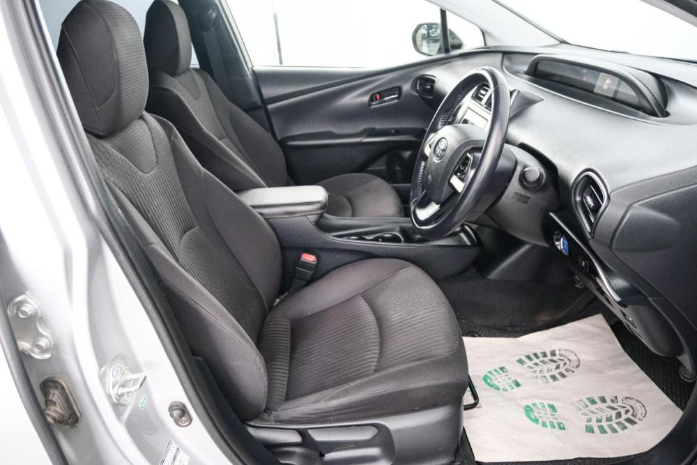 Toyota Prius IV (XW50) Красноярск  - изображение 8